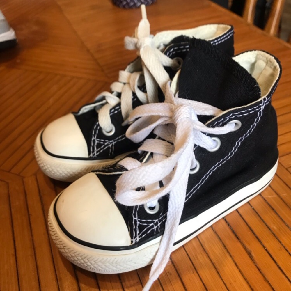 Toddler boys black converse